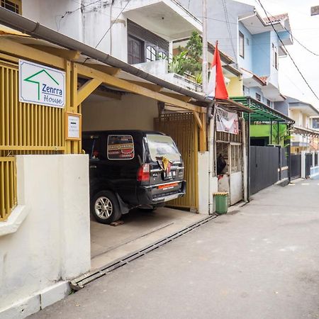 Hostel Zenrra Backpacker Bandung Exterior foto