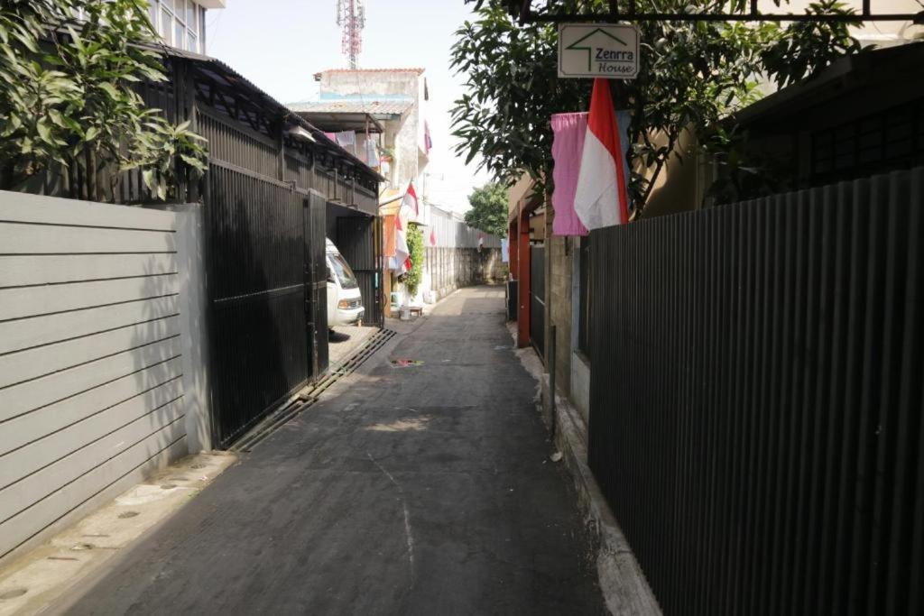 Hostel Zenrra Backpacker Bandung Exterior foto